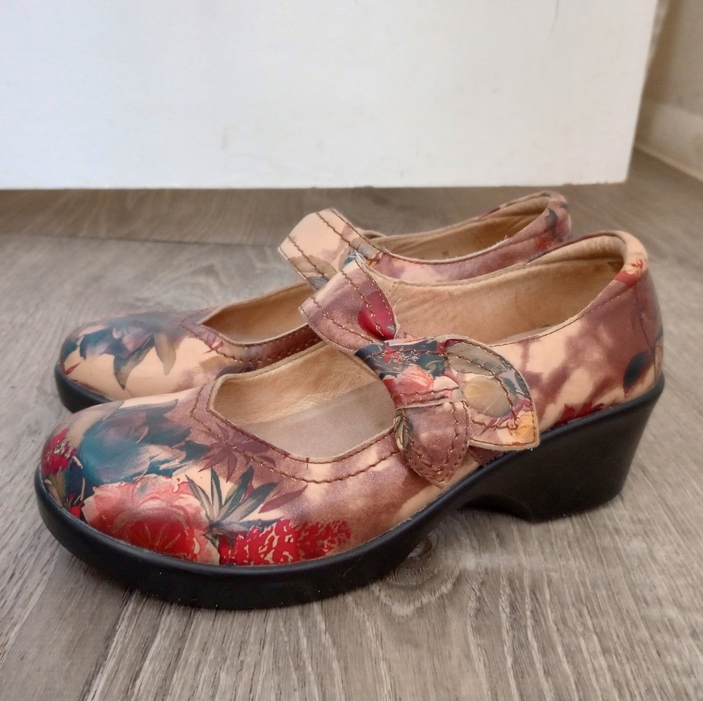 Women's Size 36 Alegria Floral Shoes
